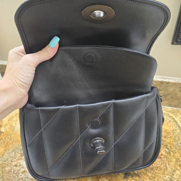 Black Quilted Shoulder Bag - Picture 6 of 7